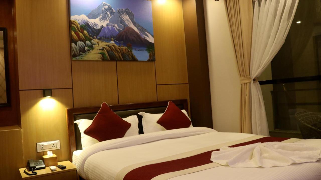 Hotel Family Ties Pvt. Ltd. Κατμαντού Εξωτερικό φωτογραφία