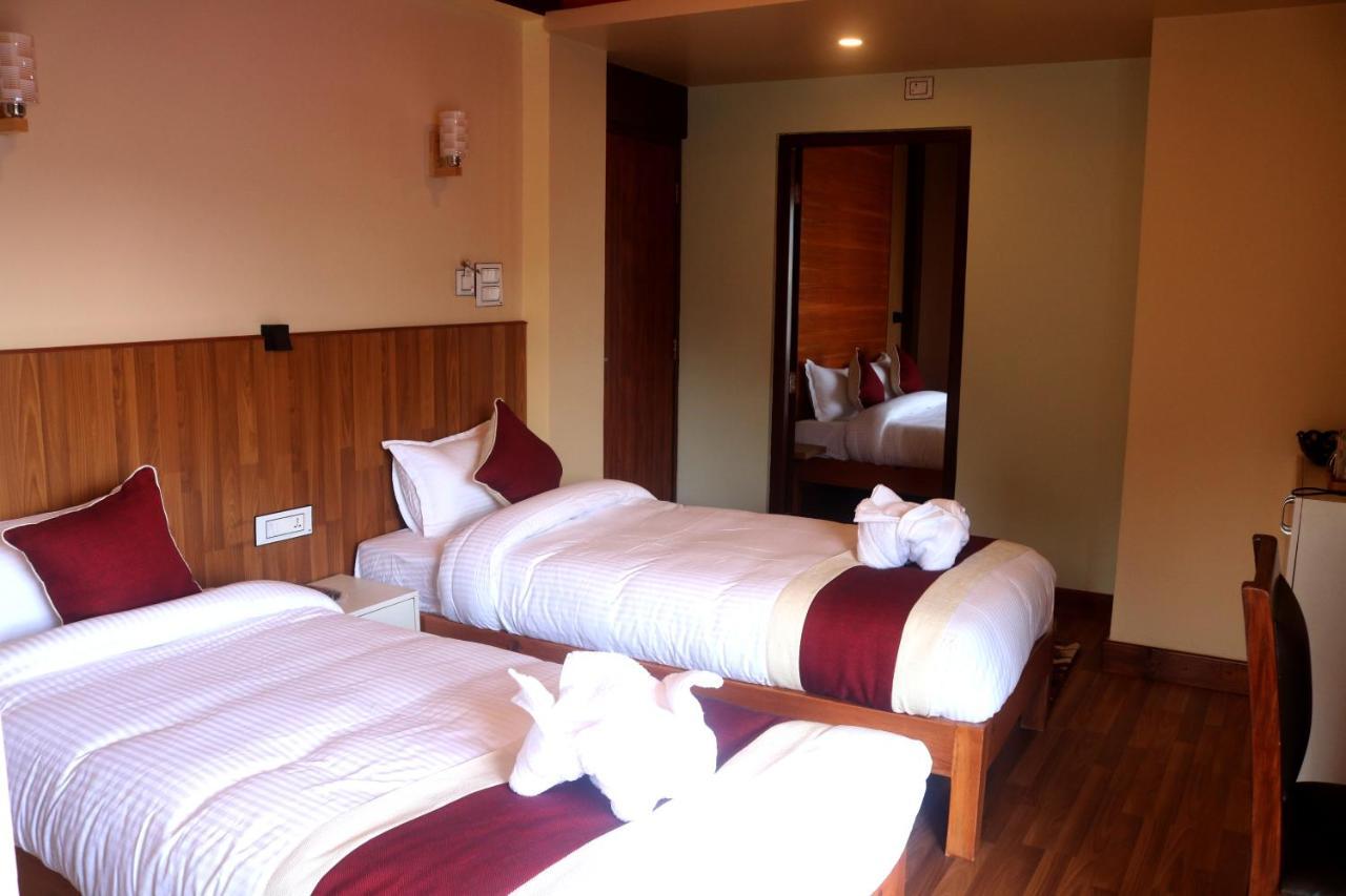 Hotel Family Ties Pvt. Ltd. Κατμαντού Εξωτερικό φωτογραφία
