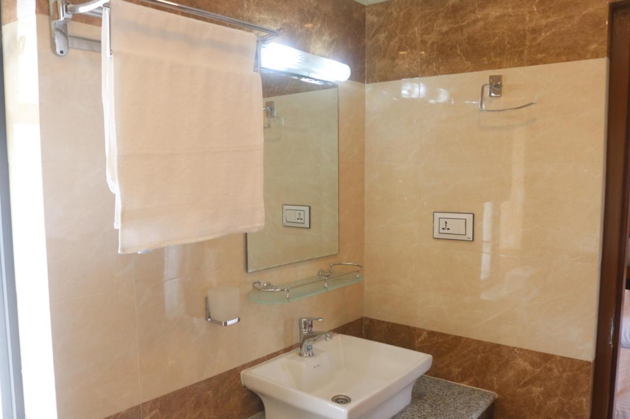 Hotel Family Ties Pvt. Ltd. Κατμαντού Εξωτερικό φωτογραφία