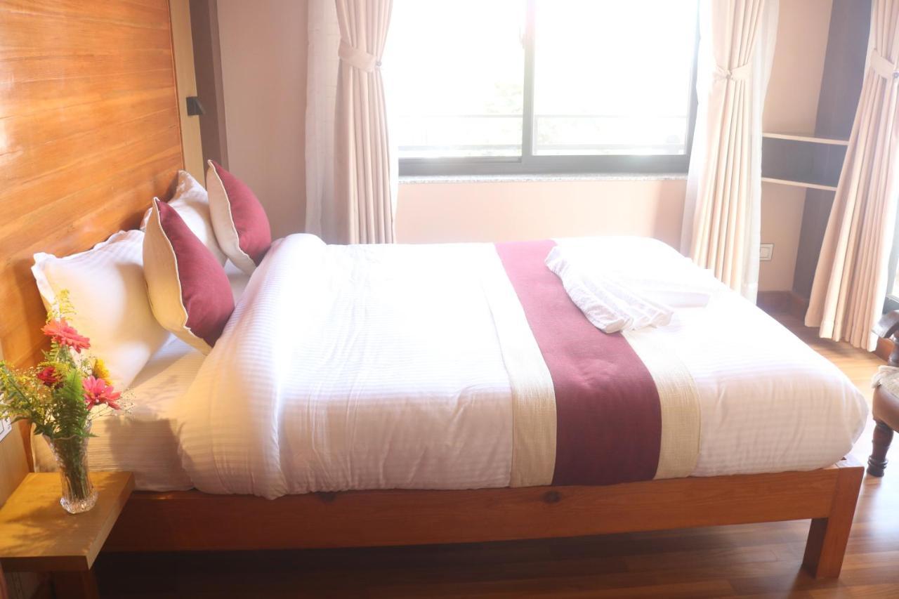 Hotel Family Ties Pvt. Ltd. Κατμαντού Εξωτερικό φωτογραφία