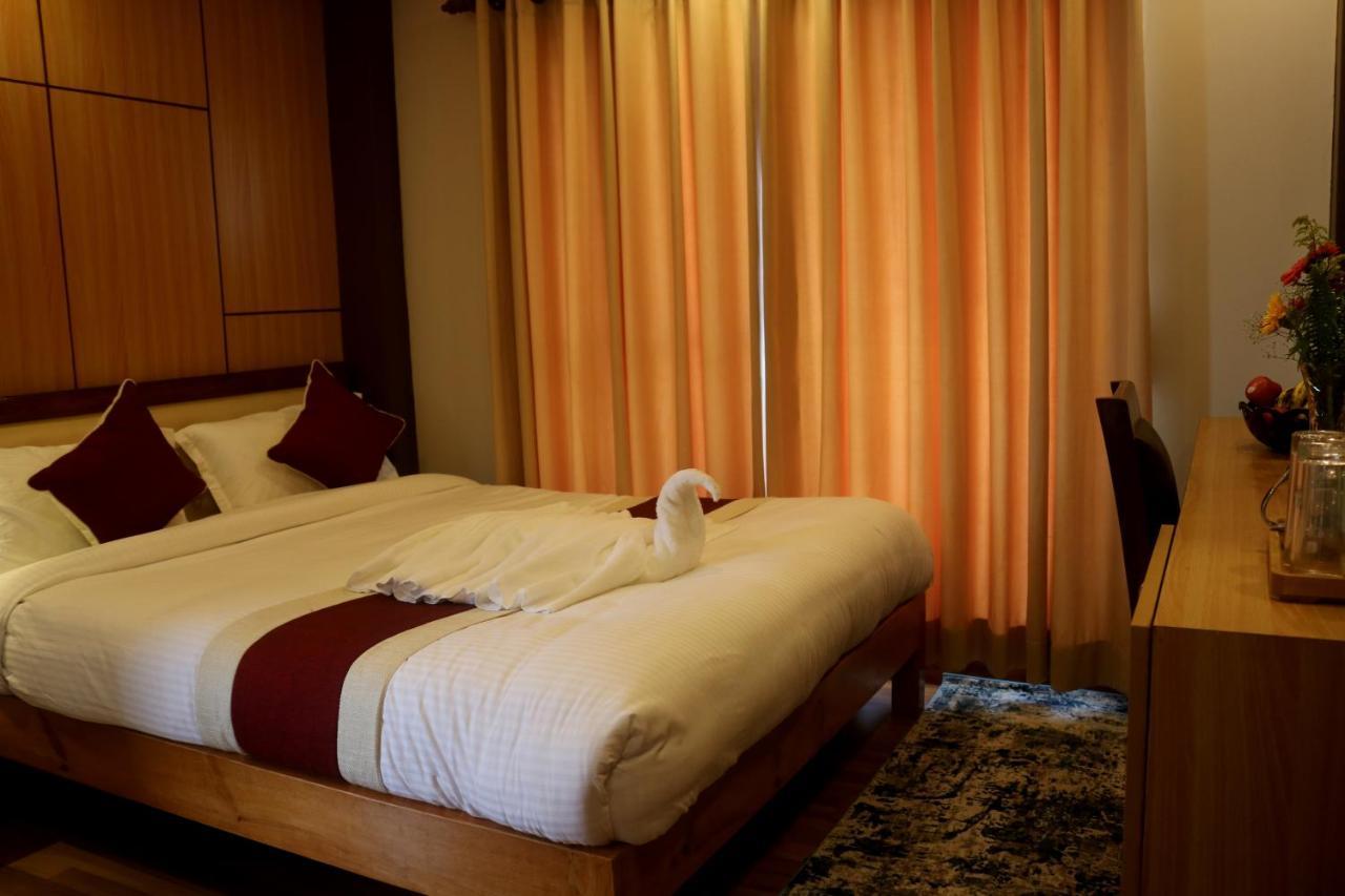 Hotel Family Ties Pvt. Ltd. Κατμαντού Εξωτερικό φωτογραφία