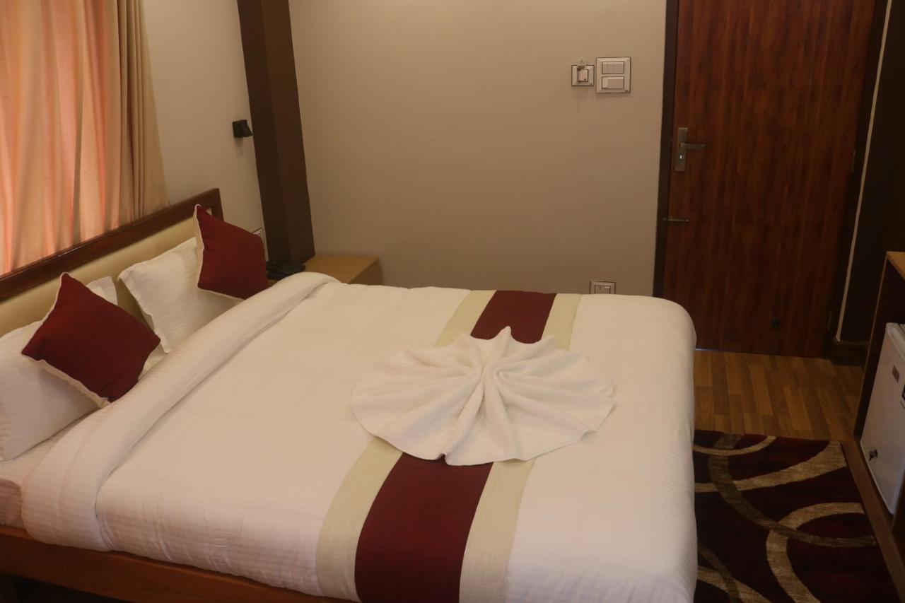 Hotel Family Ties Pvt. Ltd. Κατμαντού Εξωτερικό φωτογραφία