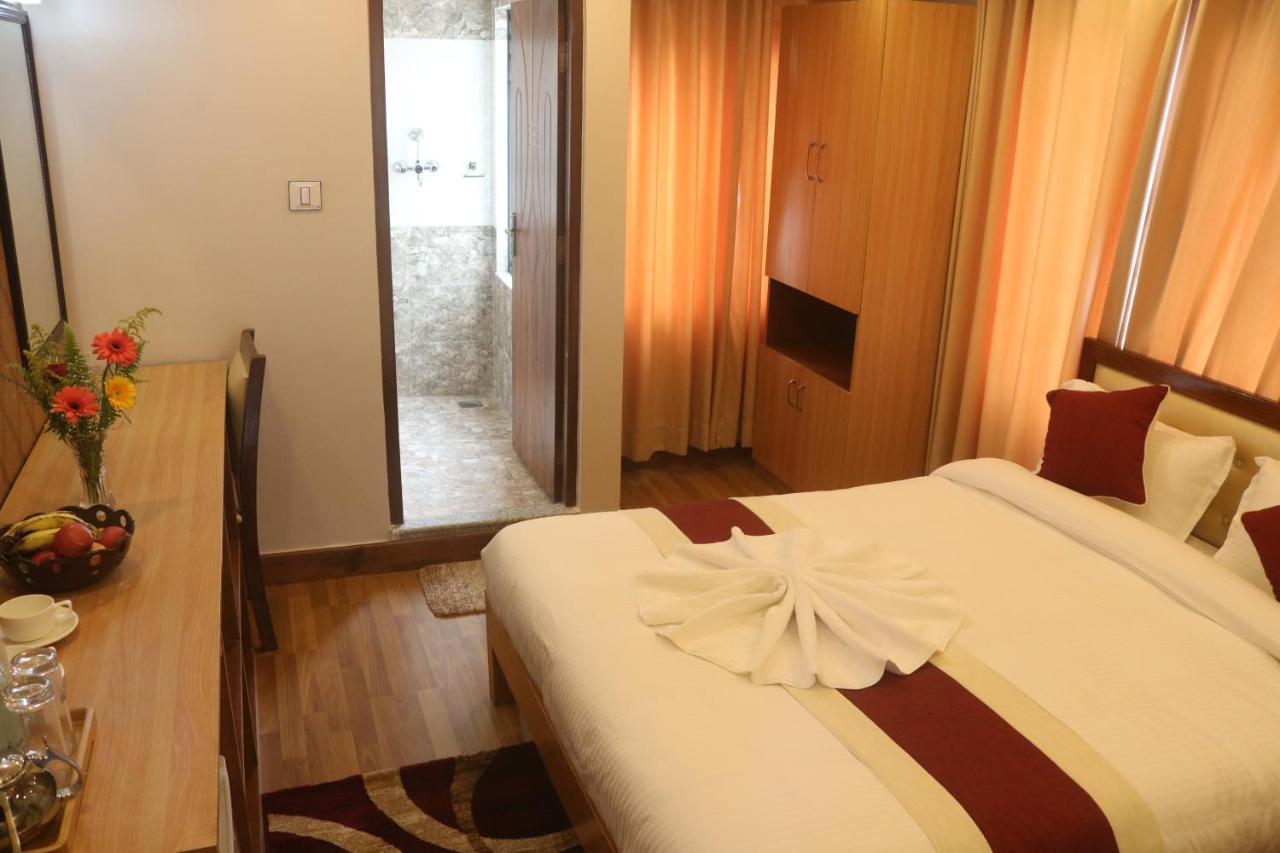 Hotel Family Ties Pvt. Ltd. Κατμαντού Εξωτερικό φωτογραφία