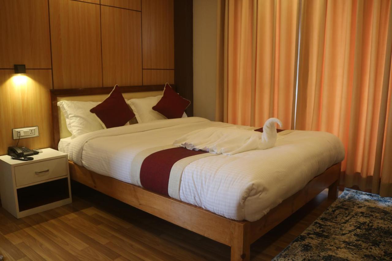 Hotel Family Ties Pvt. Ltd. Κατμαντού Εξωτερικό φωτογραφία