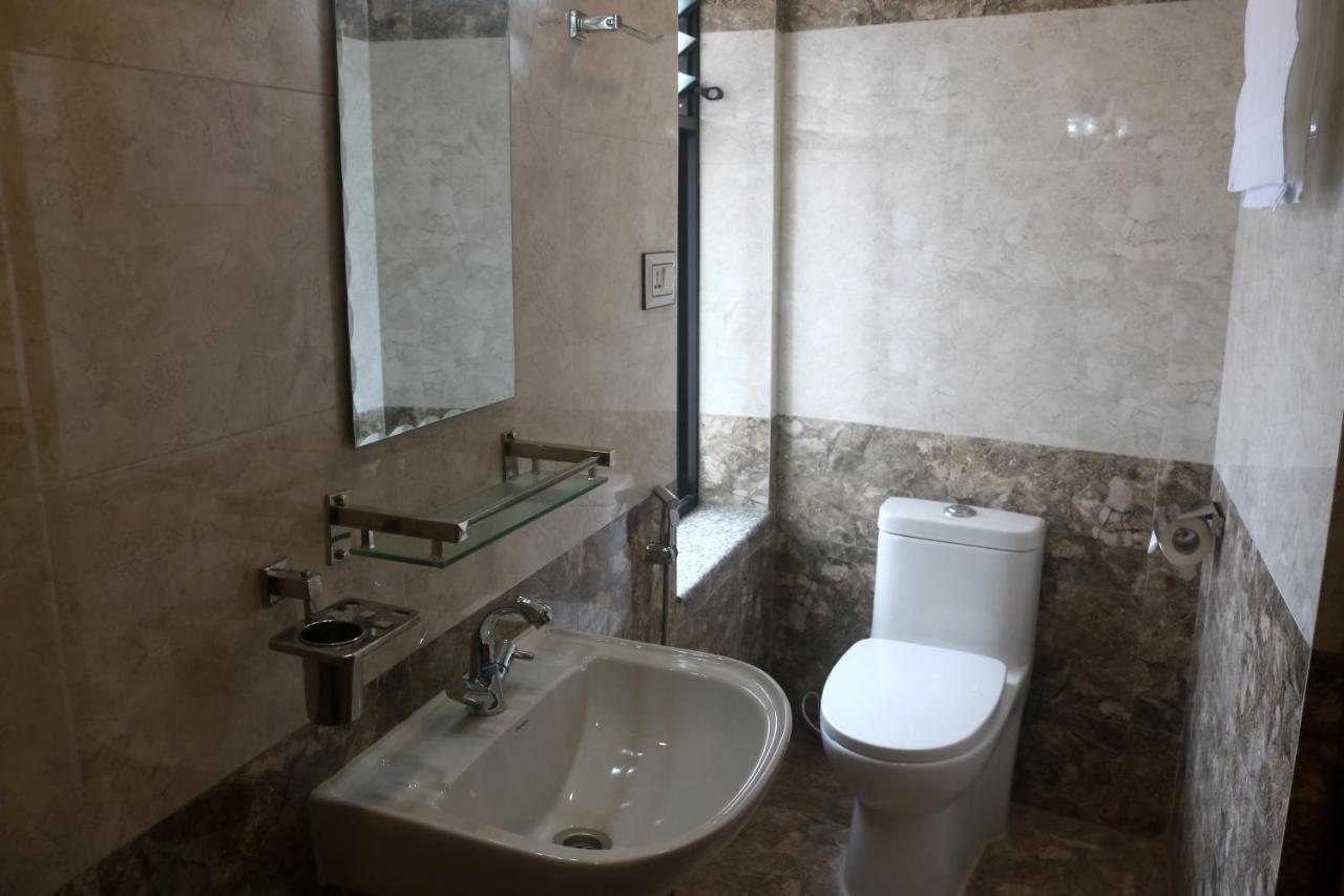 Hotel Family Ties Pvt. Ltd. Κατμαντού Εξωτερικό φωτογραφία