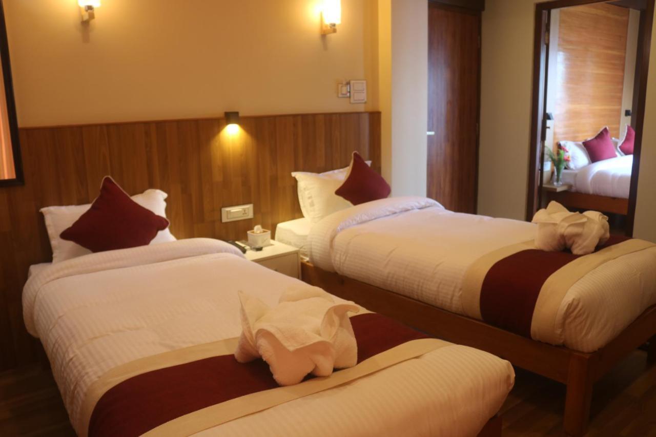 Hotel Family Ties Pvt. Ltd. Κατμαντού Εξωτερικό φωτογραφία