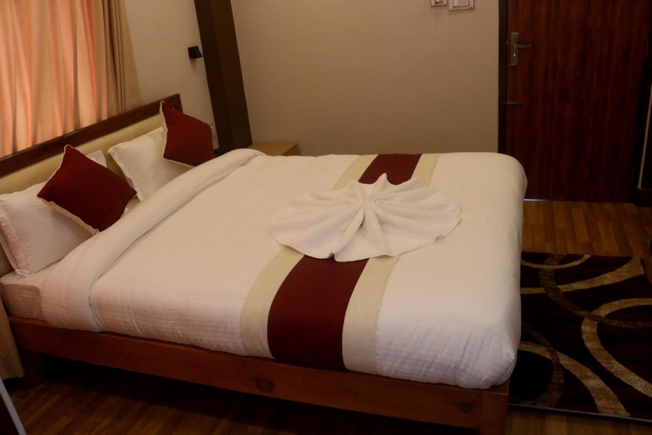 Hotel Family Ties Pvt. Ltd. Κατμαντού Εξωτερικό φωτογραφία