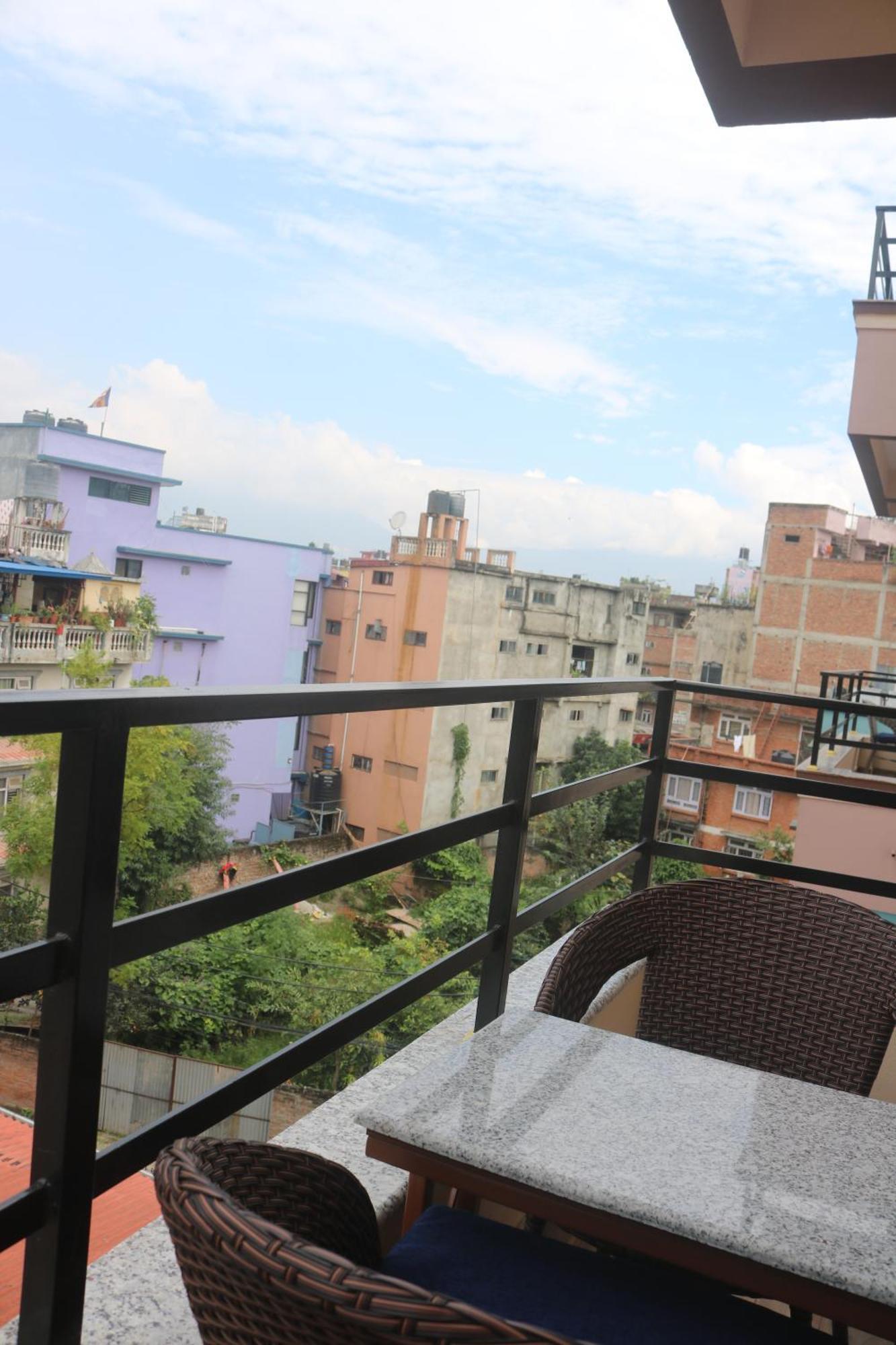 Hotel Family Ties Pvt. Ltd. Κατμαντού Εξωτερικό φωτογραφία