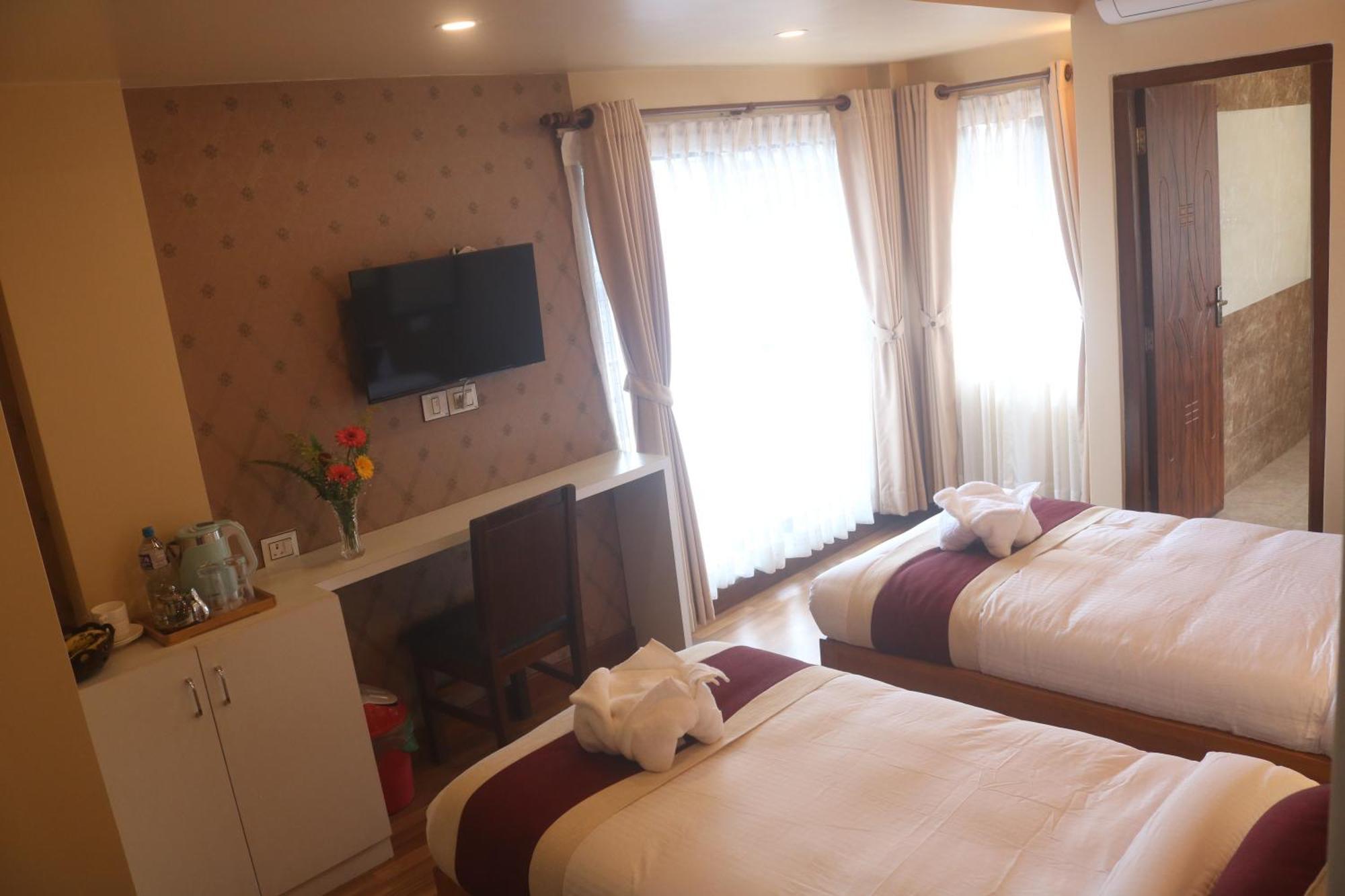Hotel Family Ties Pvt. Ltd. Κατμαντού Εξωτερικό φωτογραφία